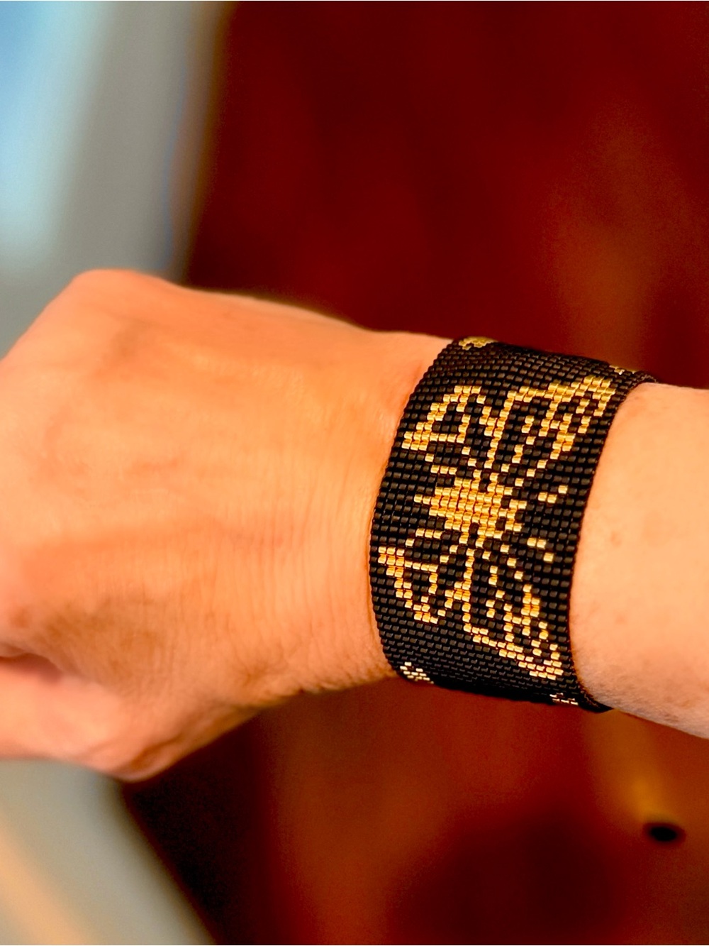 Butterfly cuff bracelet with gold plated beads / adjustable / handwoven - Picture 6 of 6
